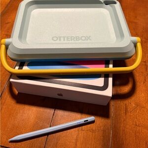 NIB iPad 128GB (A16) Model A3354 with OtterBox Case, screen protector + stylus!